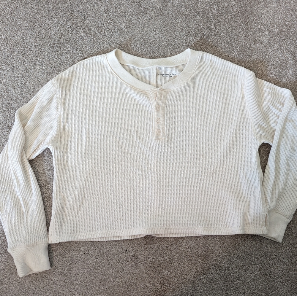 Abercrombie waffle henley cropped tee